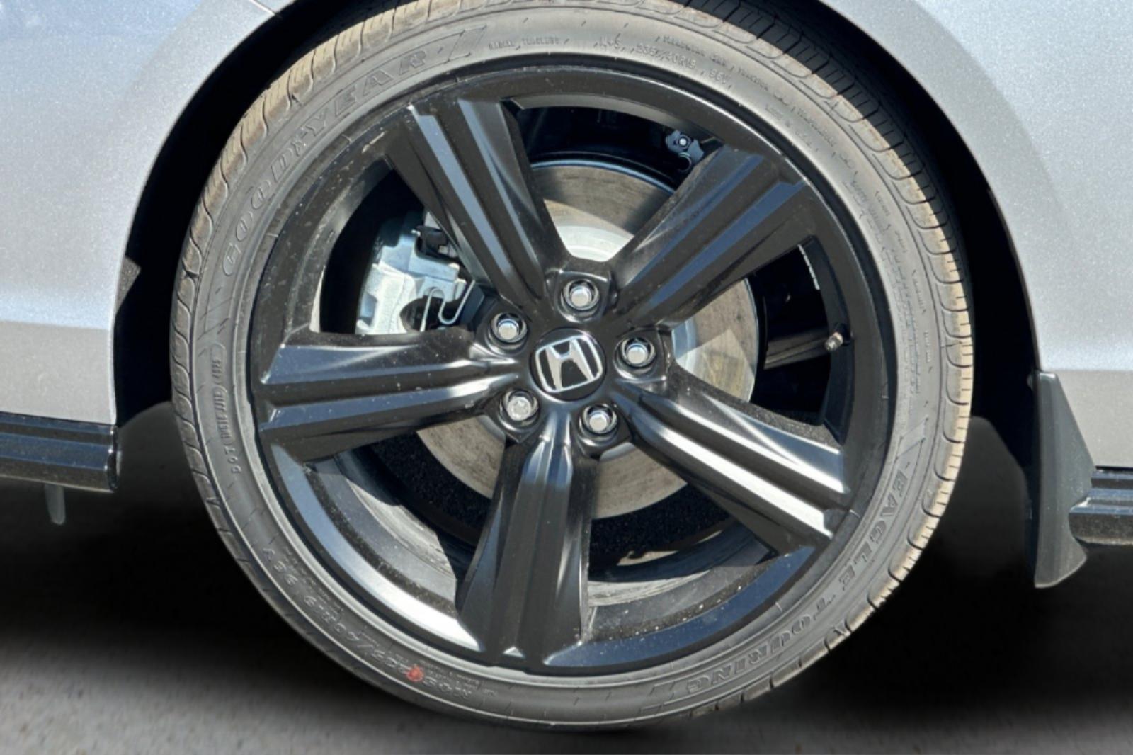 New 2026 Solar Silver Metallic Honda Sport-L image 29