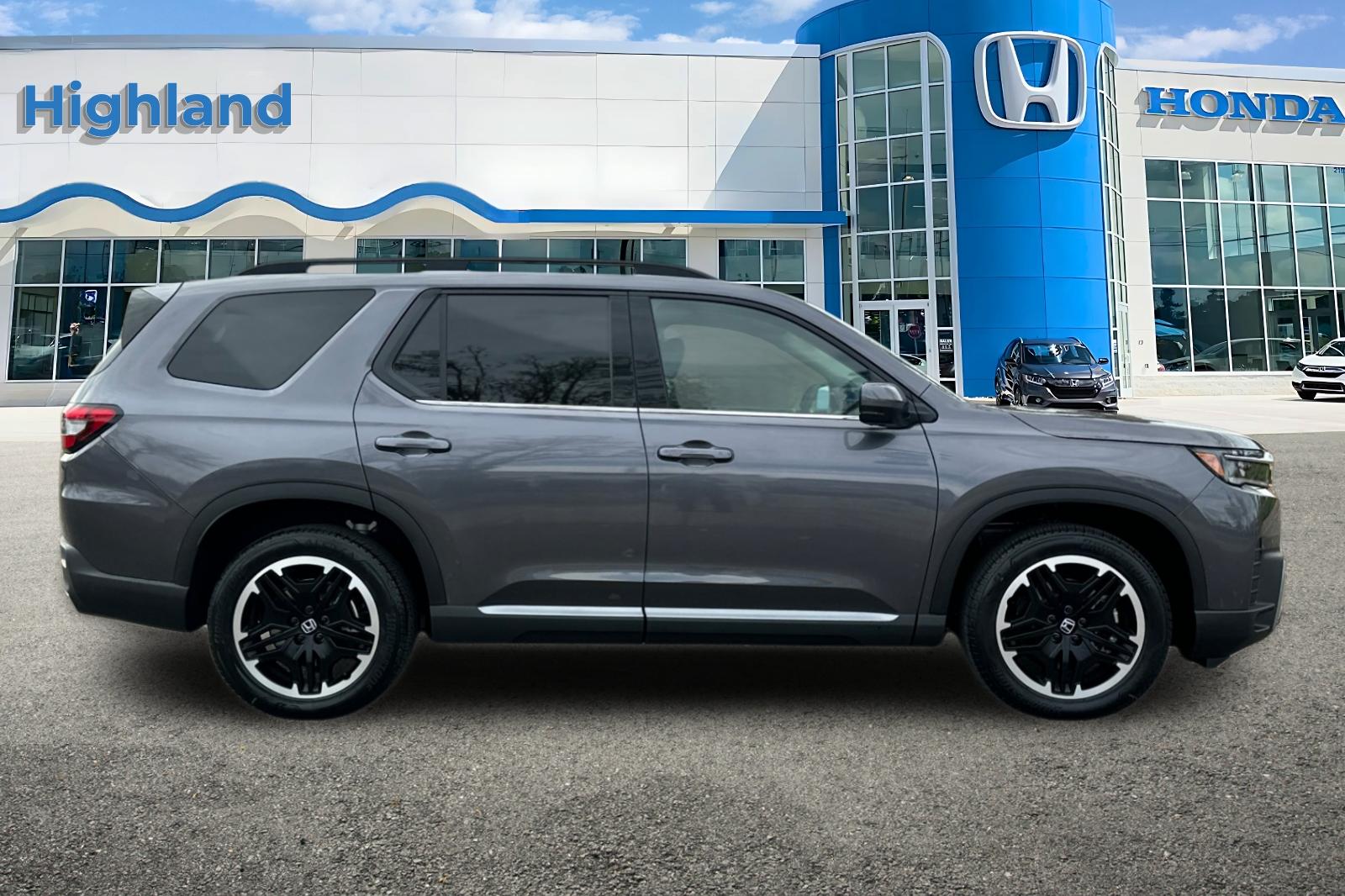 New 2026 Modern Steel Metallic Honda Touring image 6