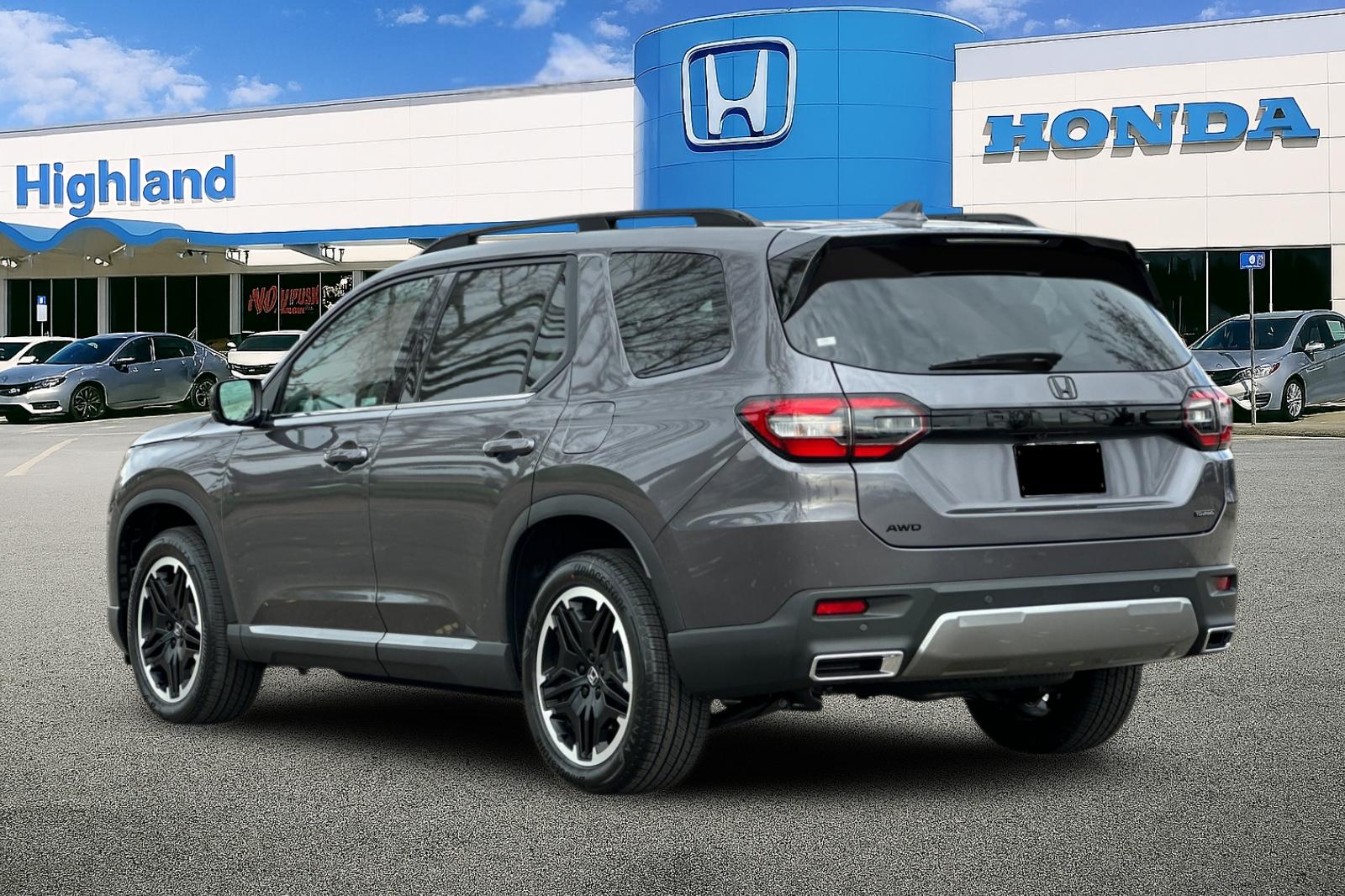 New 2026 Modern Steel Metallic Honda Touring image 3