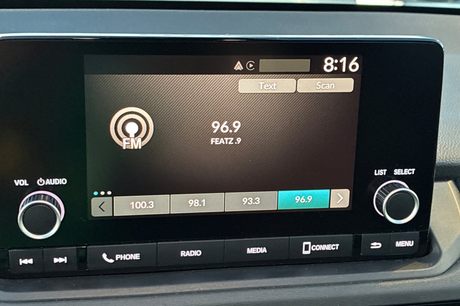 Used 2025 Platinum White Pearl Honda SE image 23