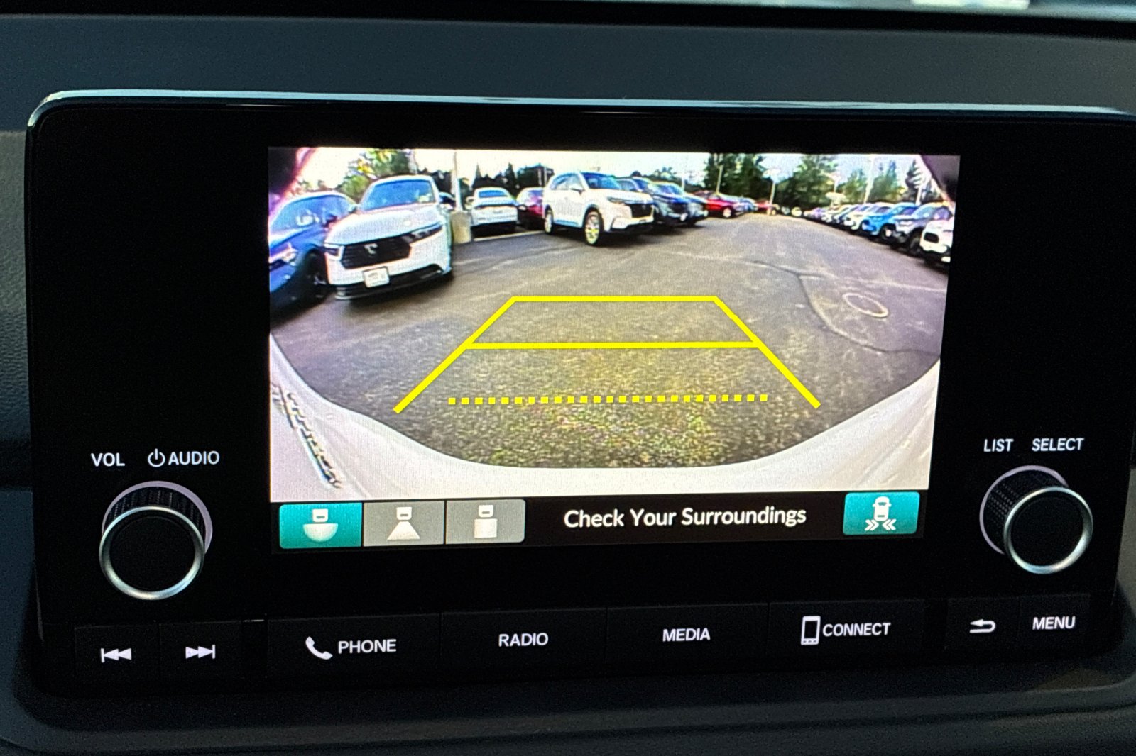 Used 2025 Platinum White Pearl Honda SE image 25