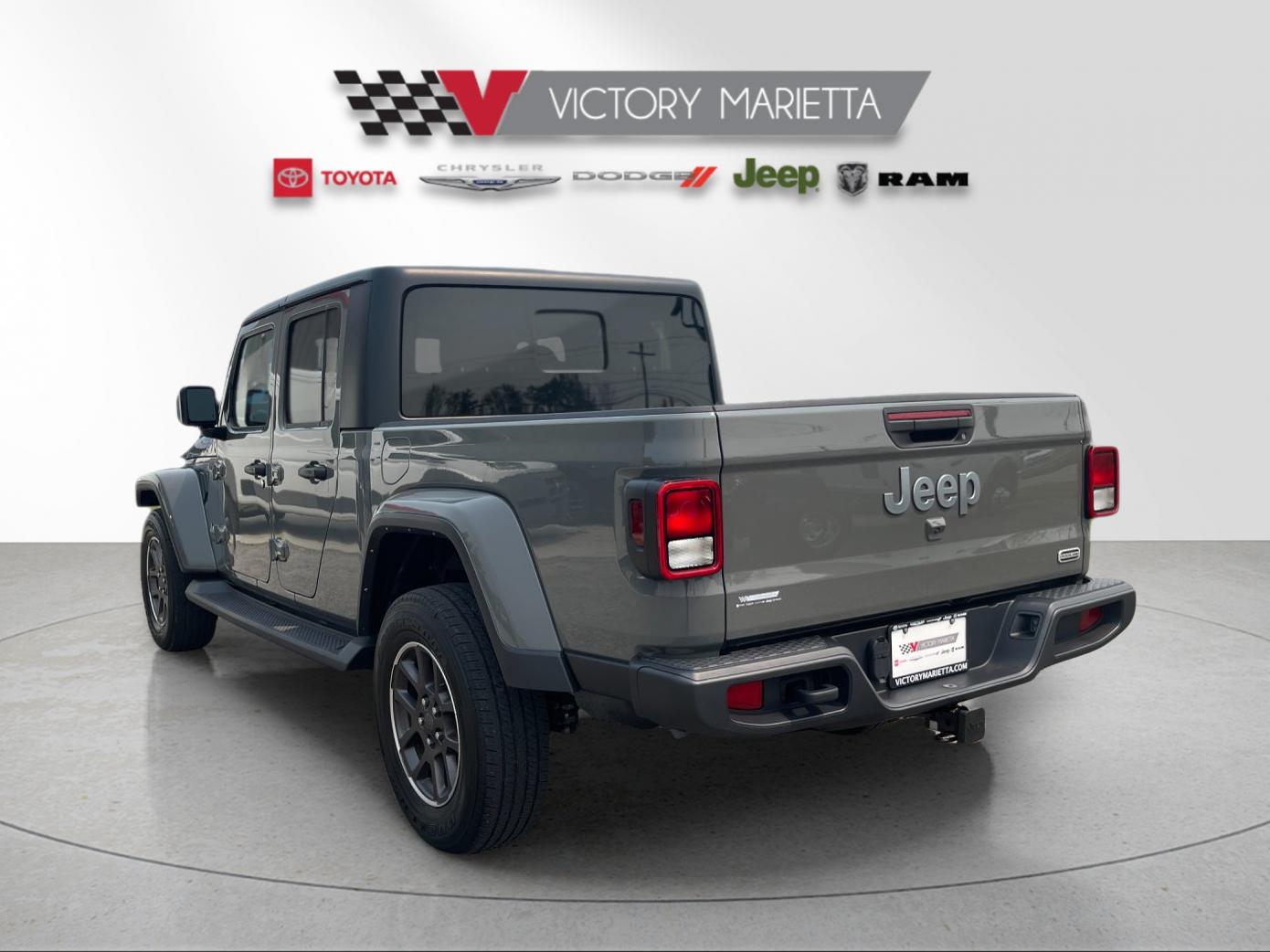 Used 2021 Gray Jeep Overland image 3