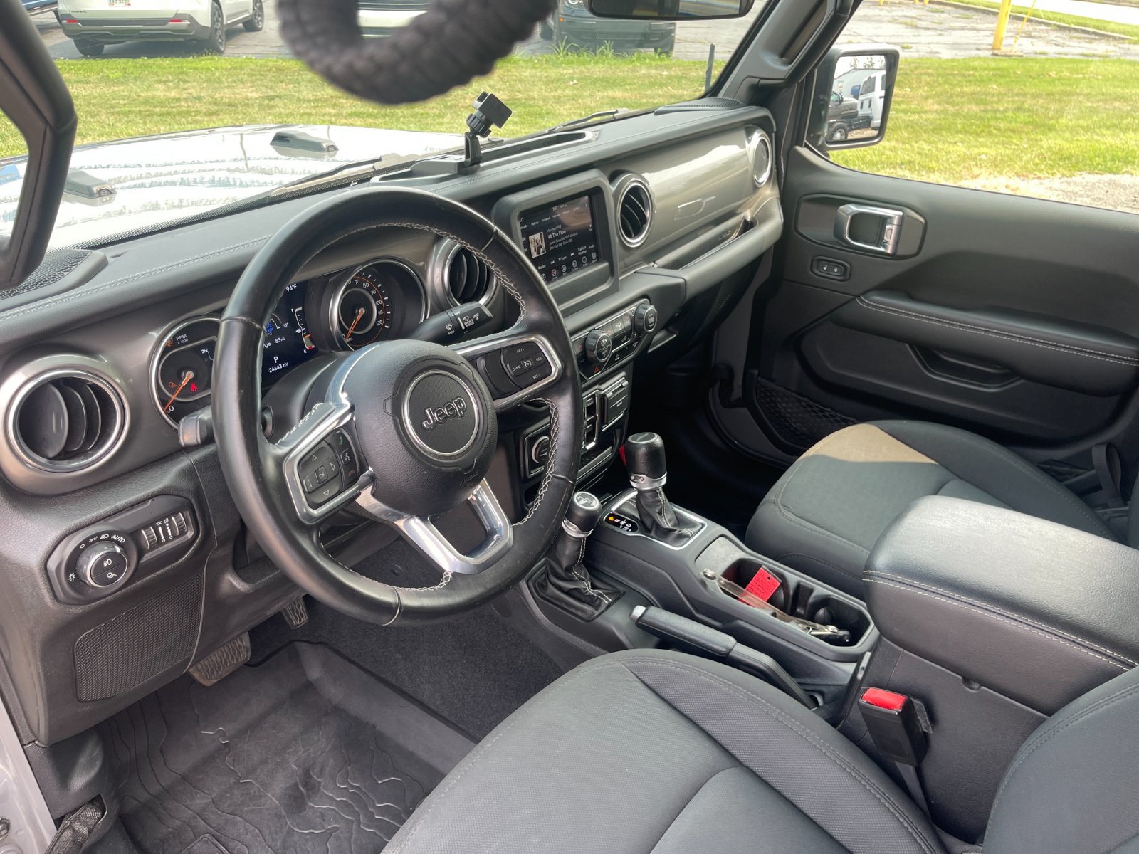 Used 2021 Gray Jeep Overland image 10