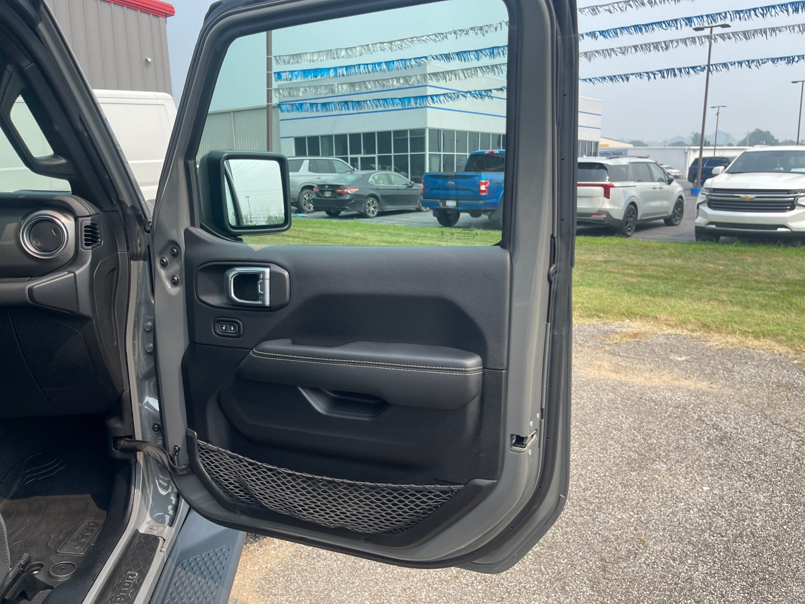 Used 2021 Gray Jeep Overland image 18
