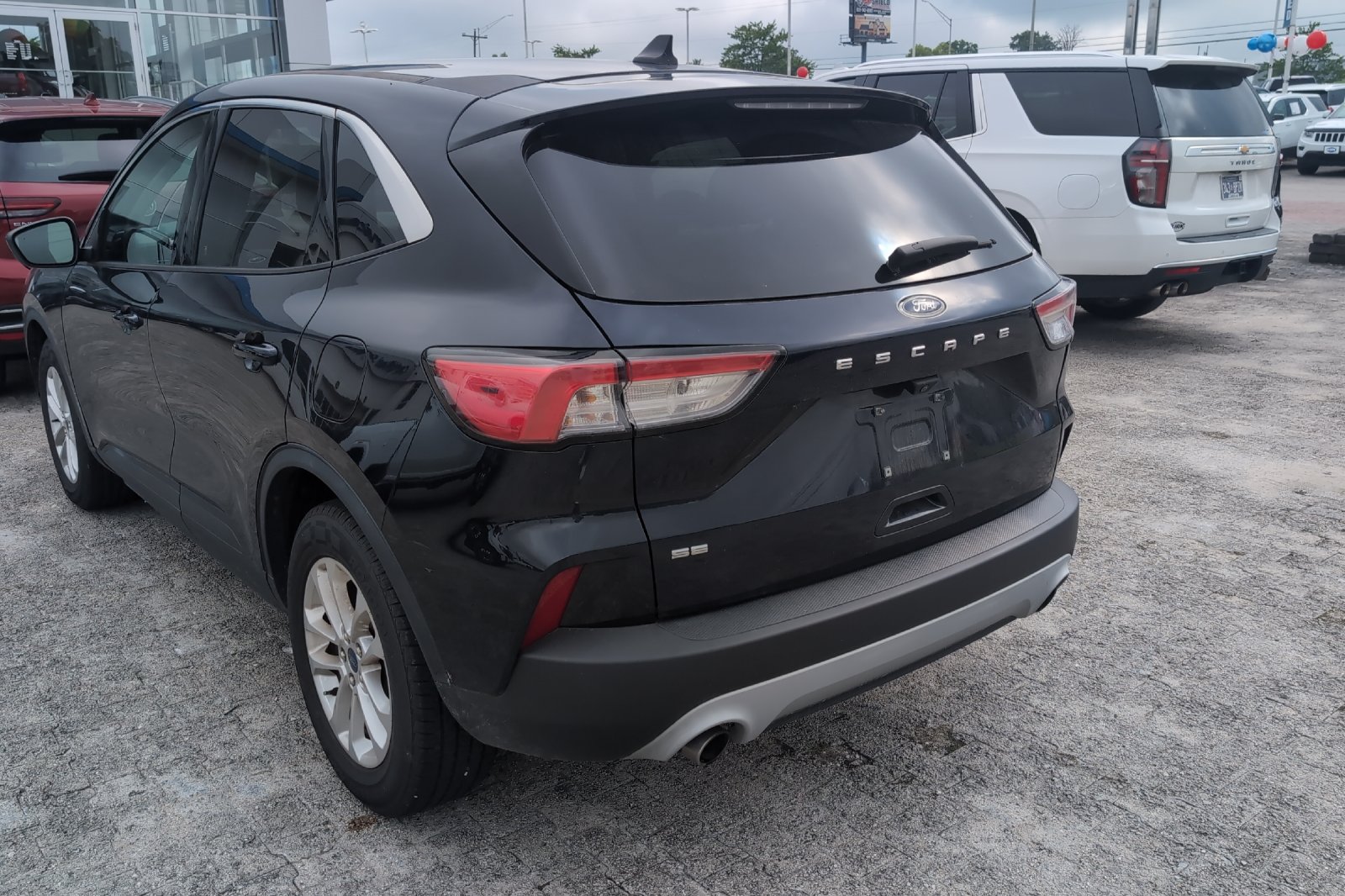 Used 2021 Blue Ford SE image 8