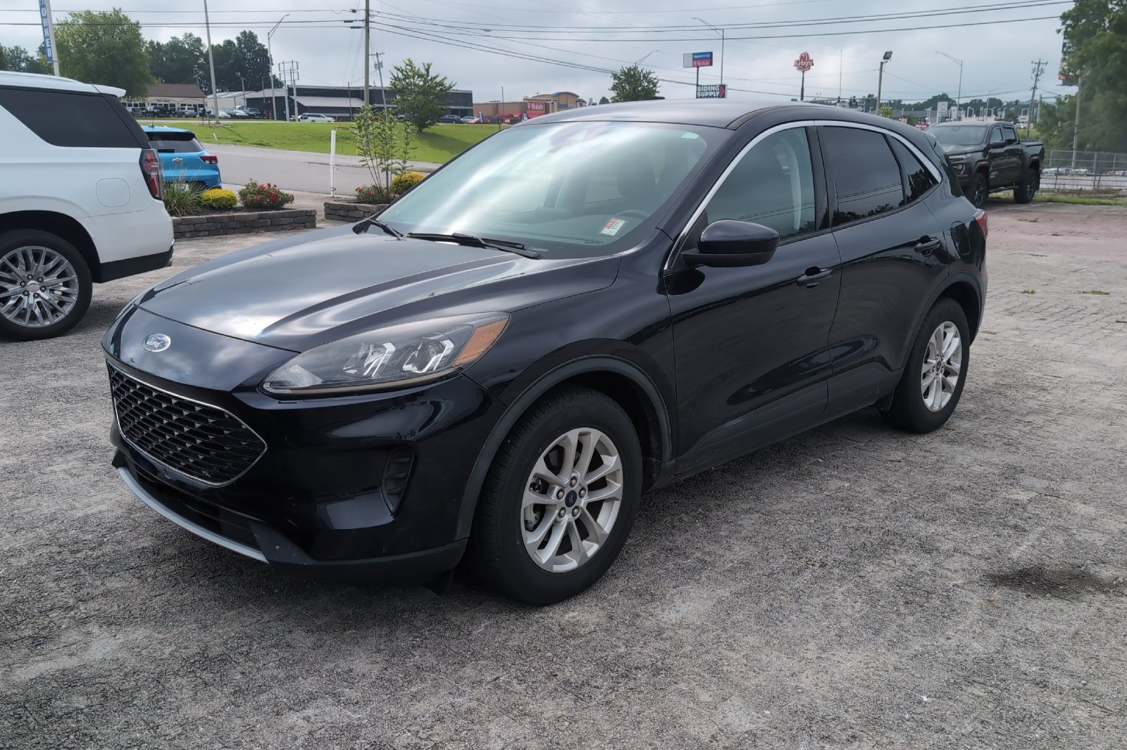 Used 2021 Blue Ford SE image 11