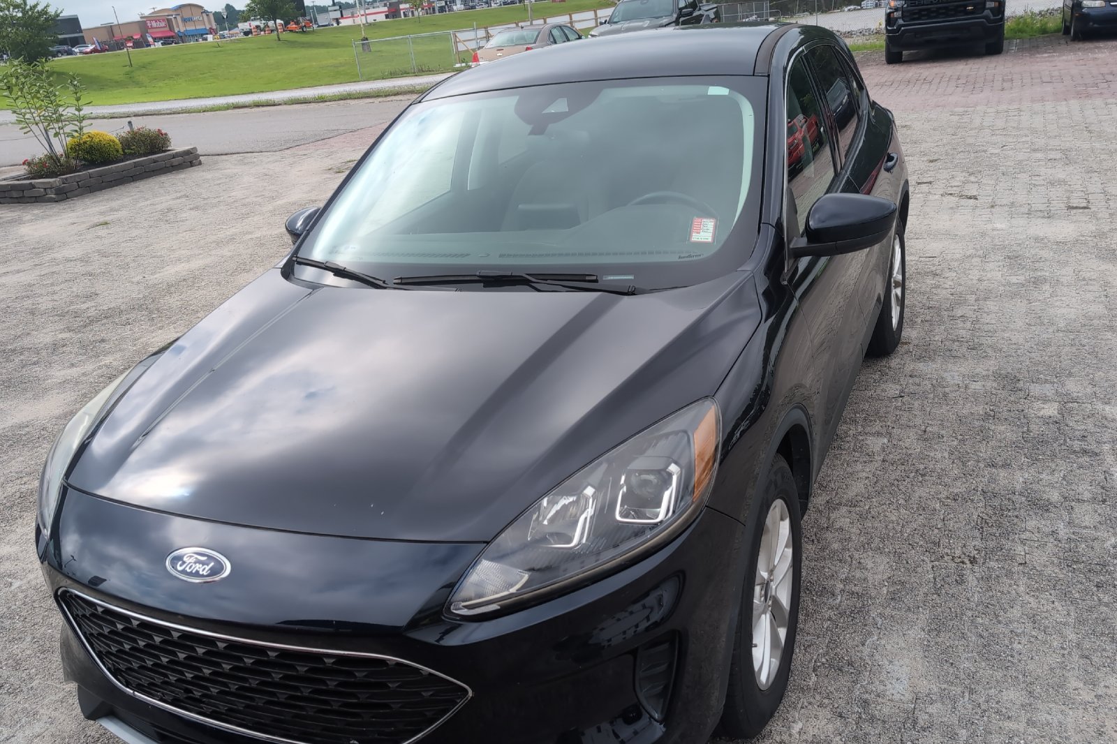 Used 2021 Blue Ford SE image 12