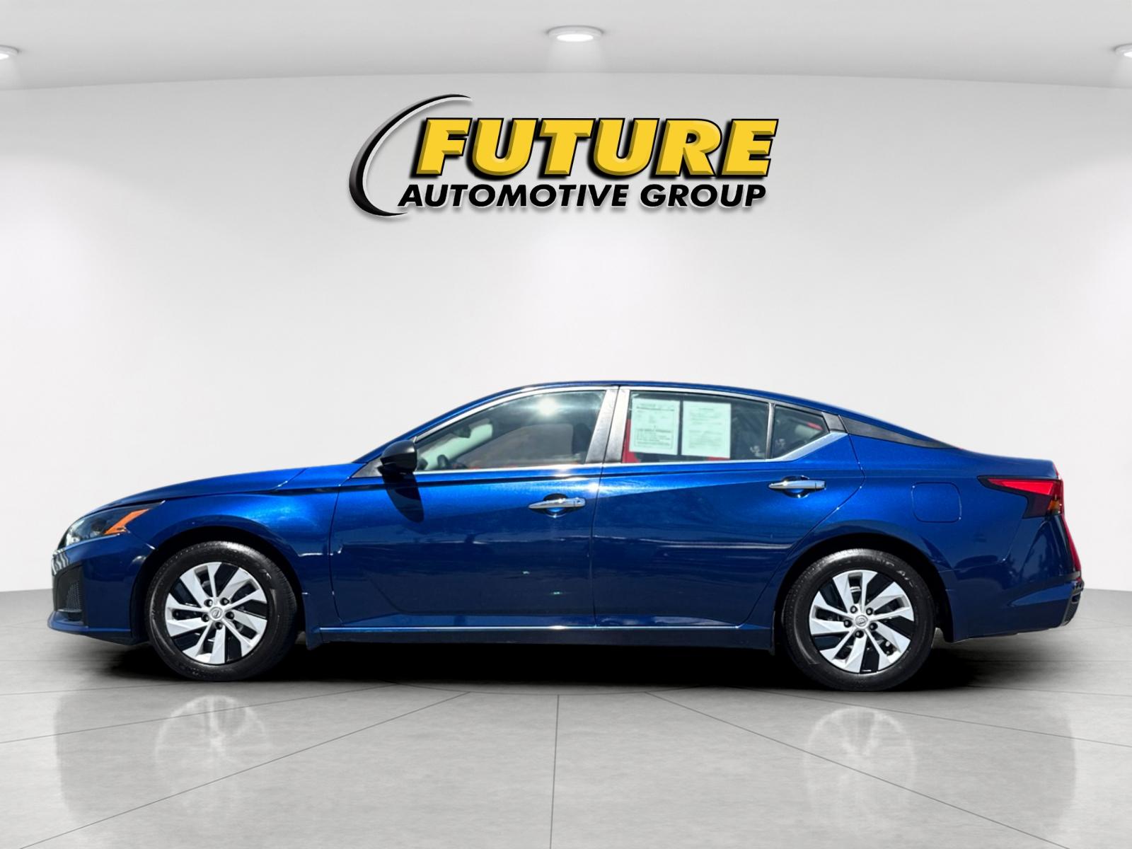 Used 2024 Blue Nissan 2.5 S image 7