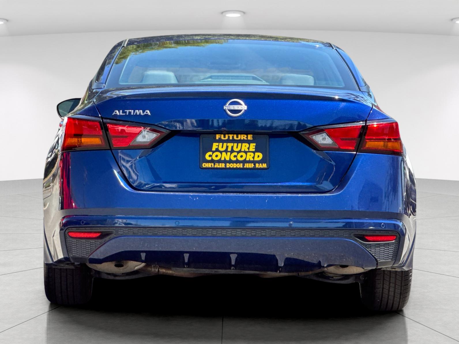 Used 2024 Blue Nissan 2.5 S image 5