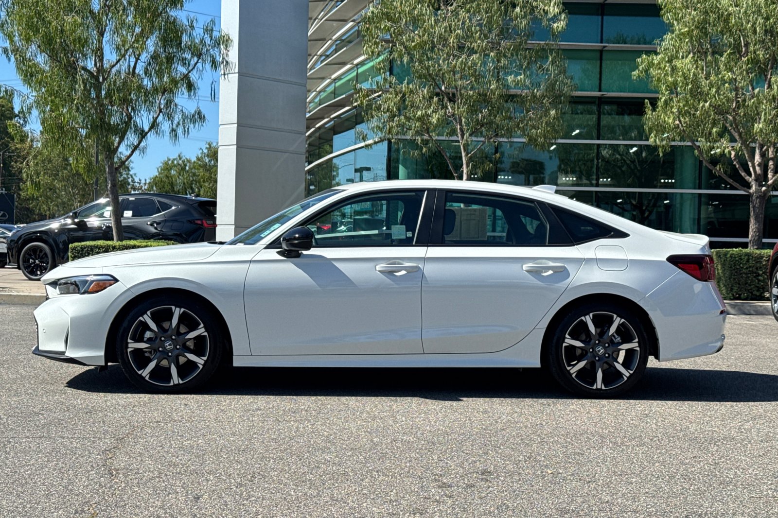 Certified Used 2025 Platinum White Pearl Honda Sport image 7