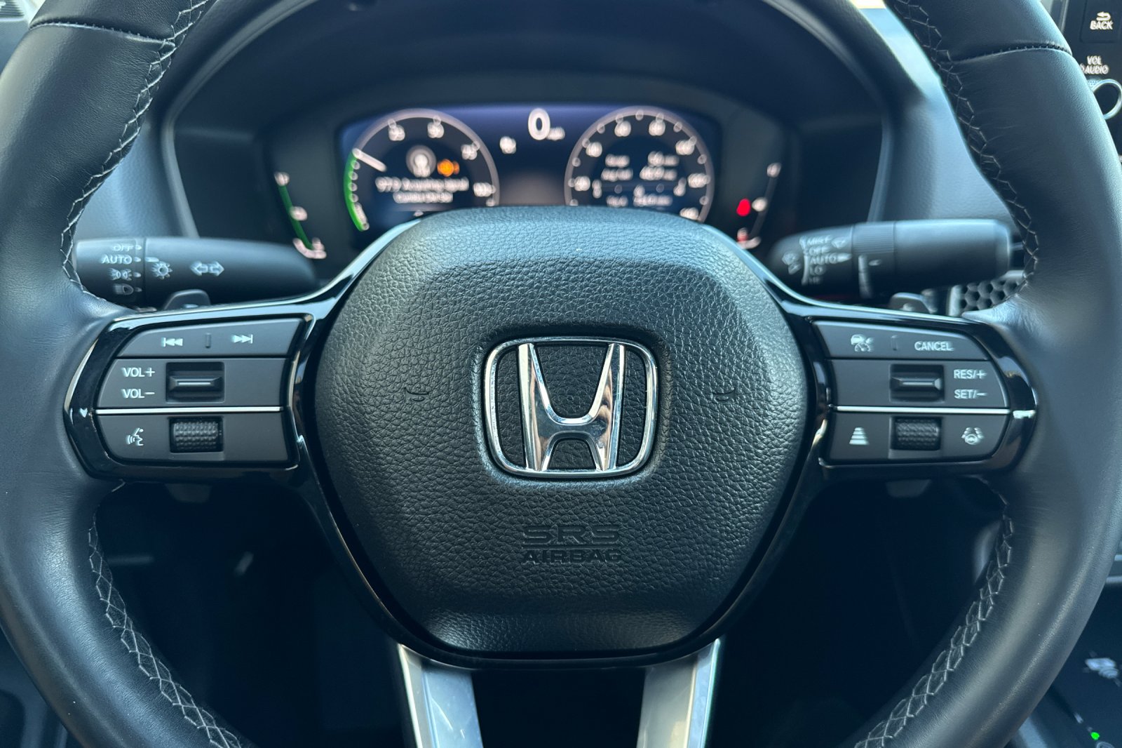 Certified Used 2025 Platinum White Pearl Honda Sport image 23