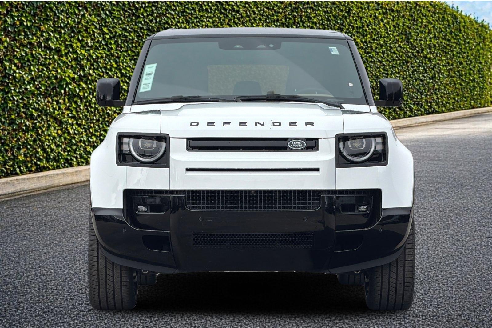 New 2026 Fuji White Land Rover X-Dynamic SE image 9