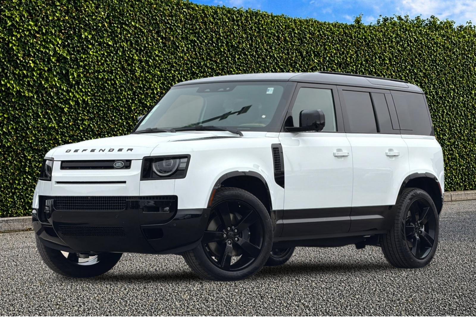 2026 Land Rover Defender 110 X-Dynamic SE