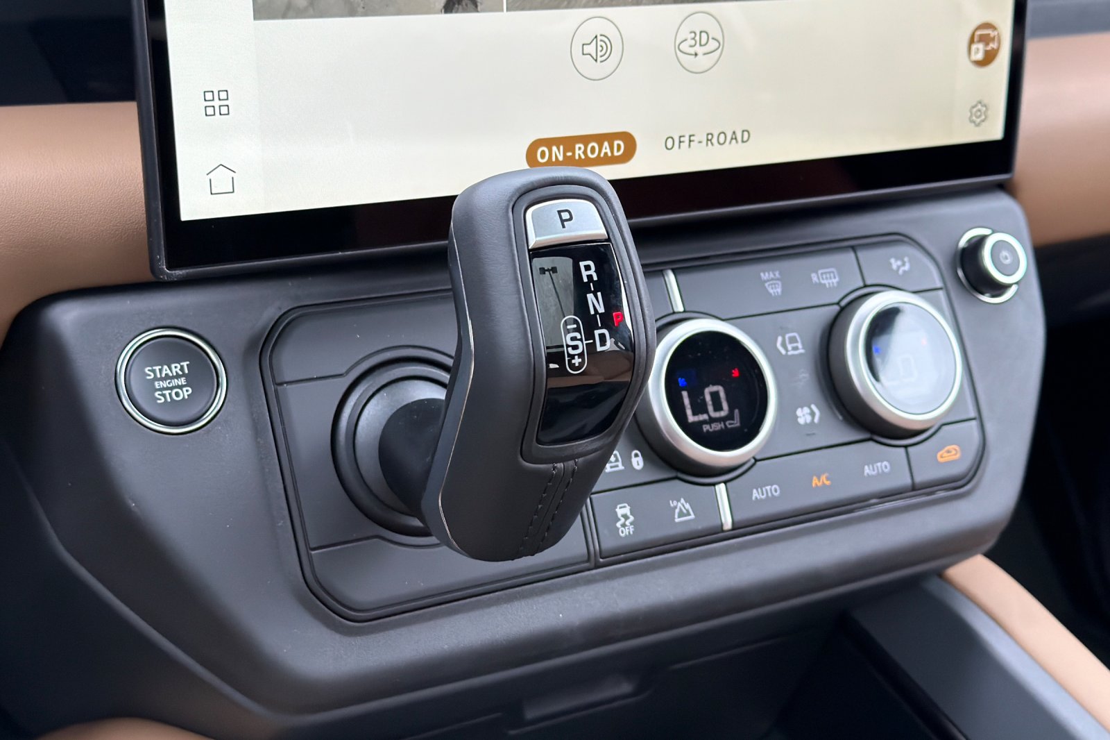 New 2026 Fuji White Land Rover X-Dynamic SE image 22