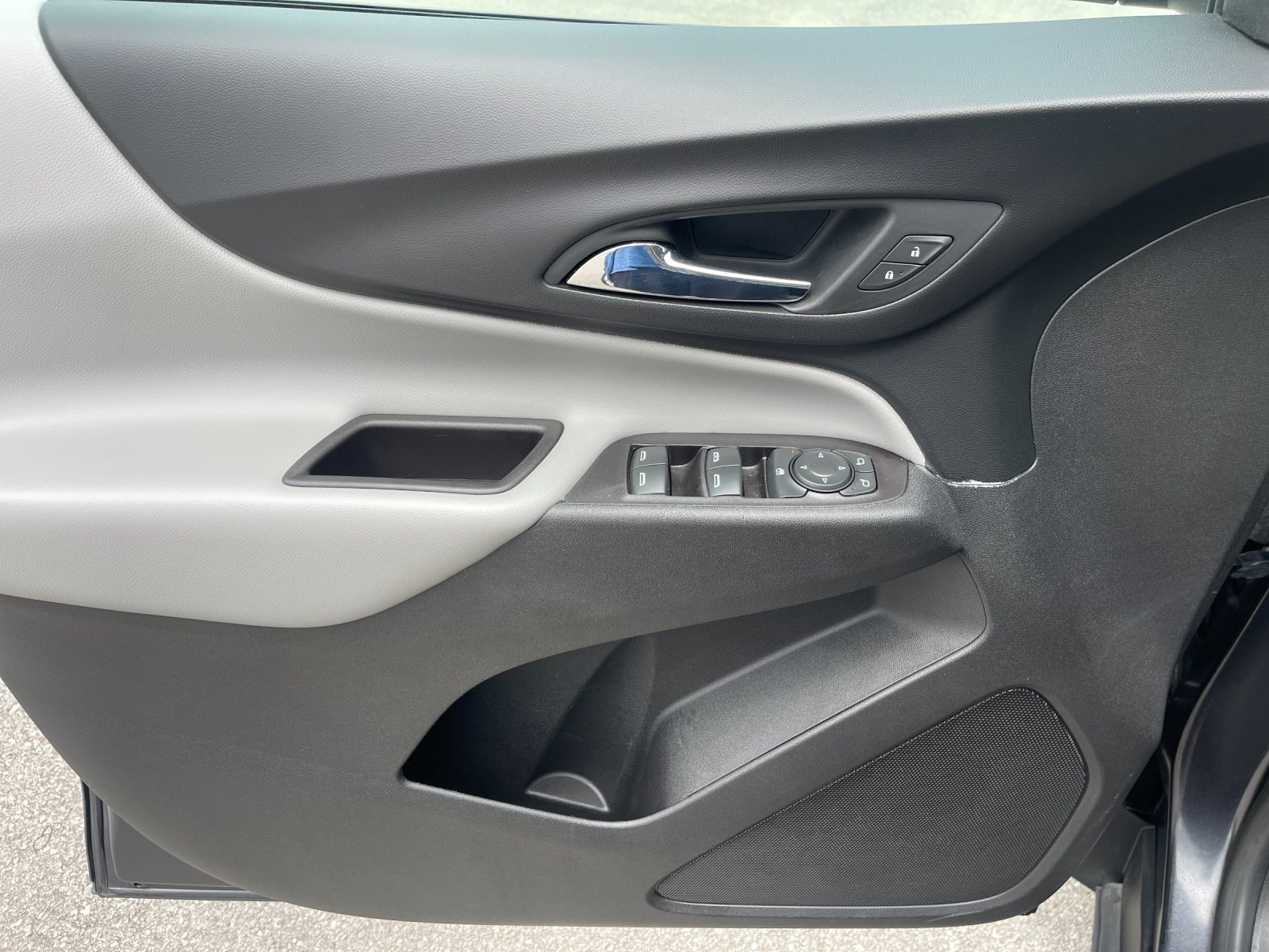 Used 2022 Gray Chevrolet LS image 12