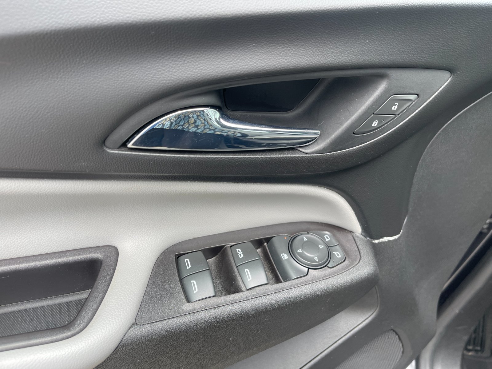 Used 2022 Gray Chevrolet LS image 13