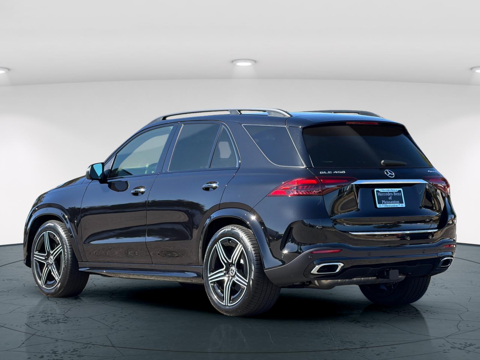 Certified Used 2025 Obsidian Black Metallic Mercedes-Benz GLE 450 4D Sport Utility 4MATIC® image 5