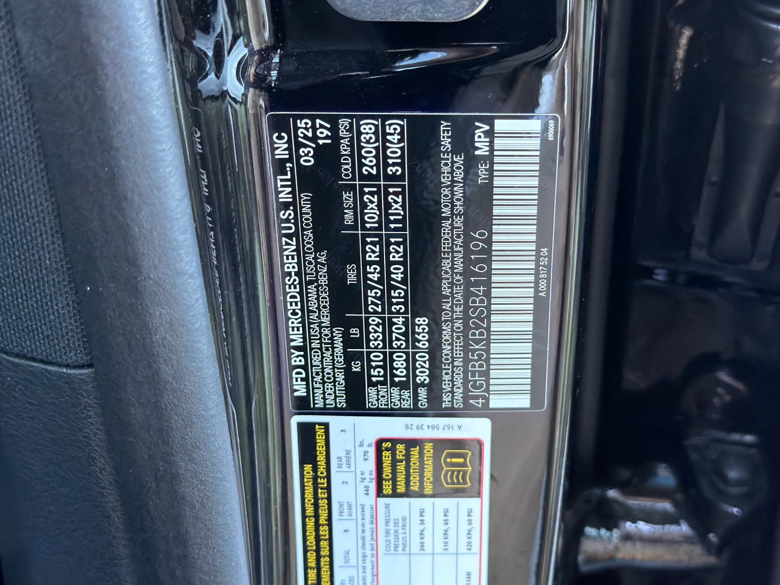 Certified Used 2025 Obsidian Black Metallic Mercedes-Benz GLE 450 4D Sport Utility 4MATIC® image 38