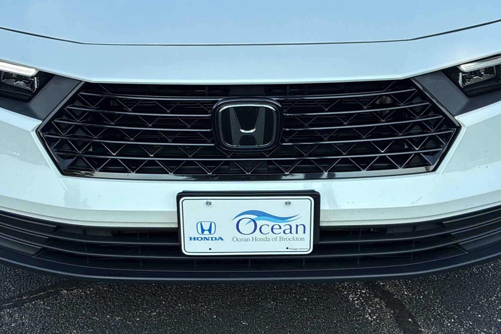 Used 2024 Platinum White Pearl Honda LX image 40