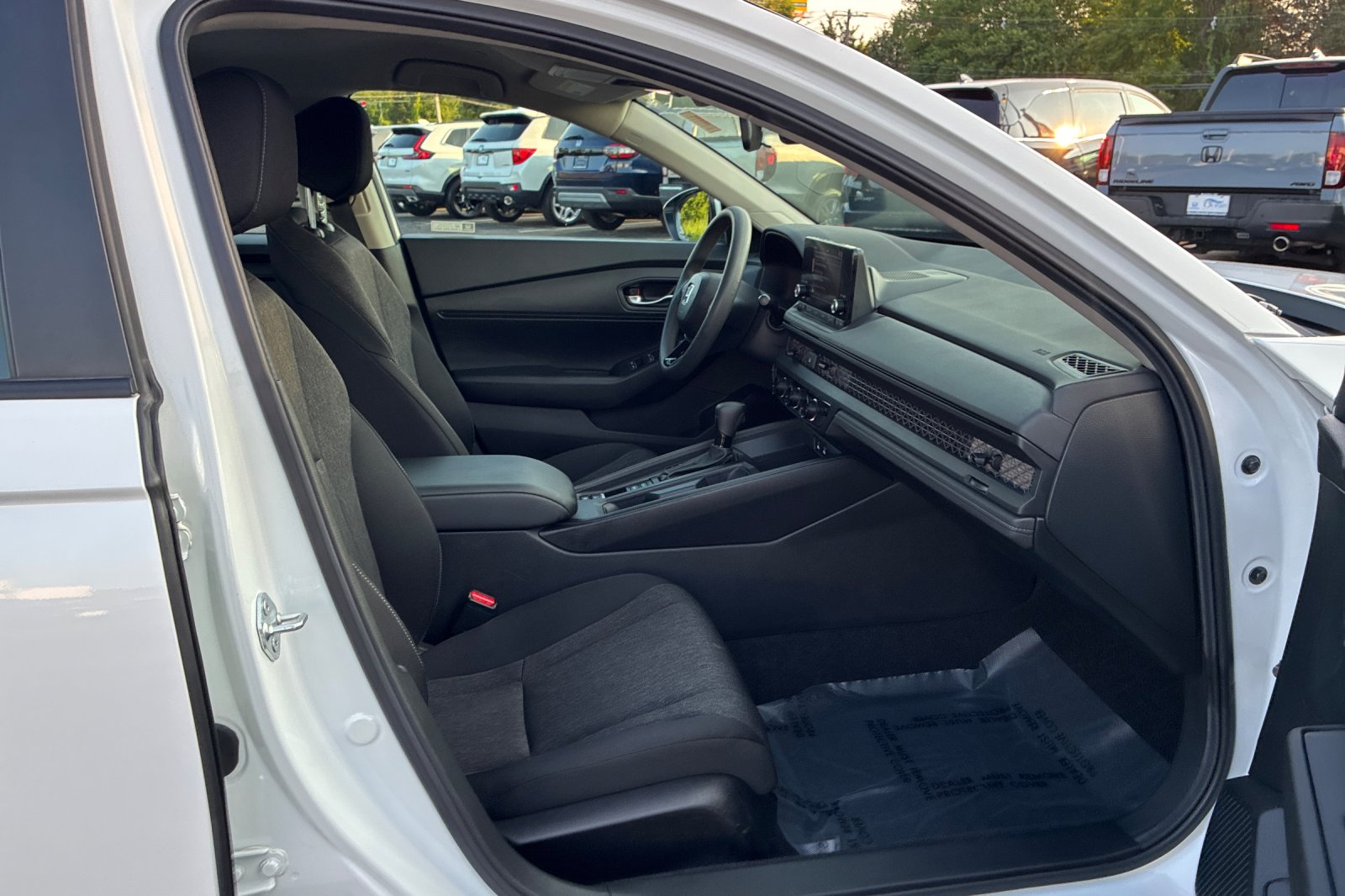Used 2024 Platinum White Pearl Honda LX image 21