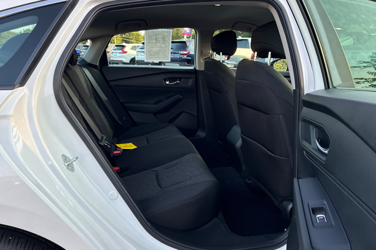 Used 2024 Platinum White Pearl Honda LX image 18
