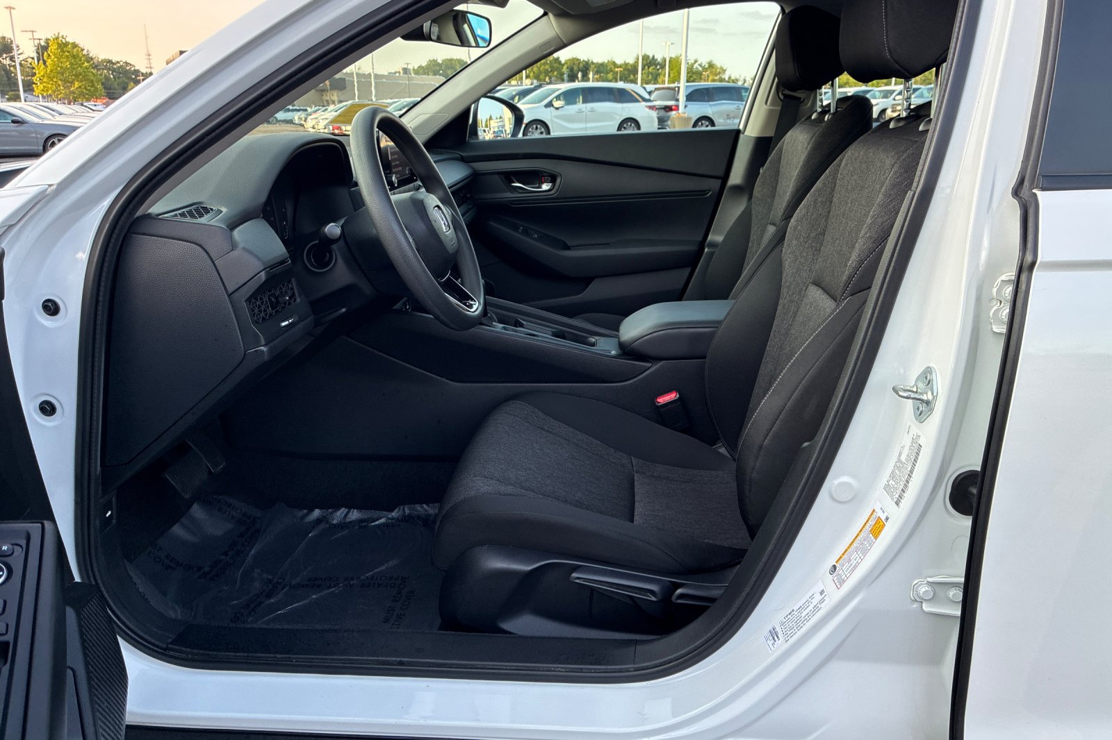 Used 2024 Platinum White Pearl Honda LX image 11