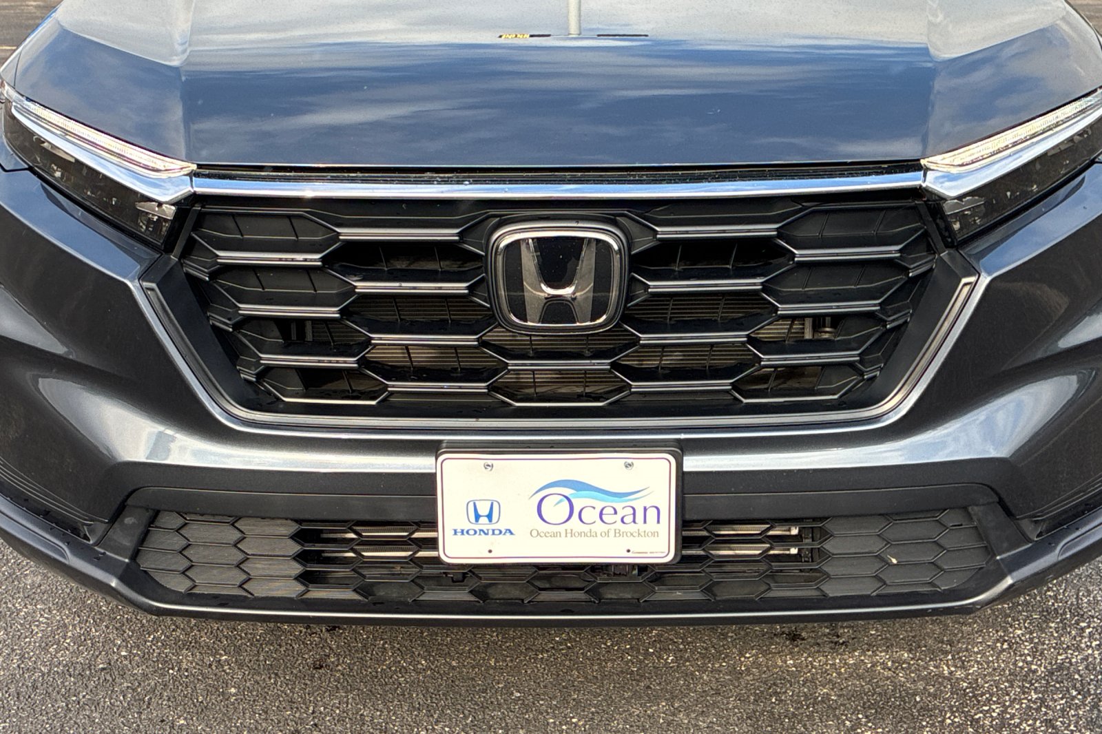 Used 2025 Meteorite Gray Metallic Honda LX image 39