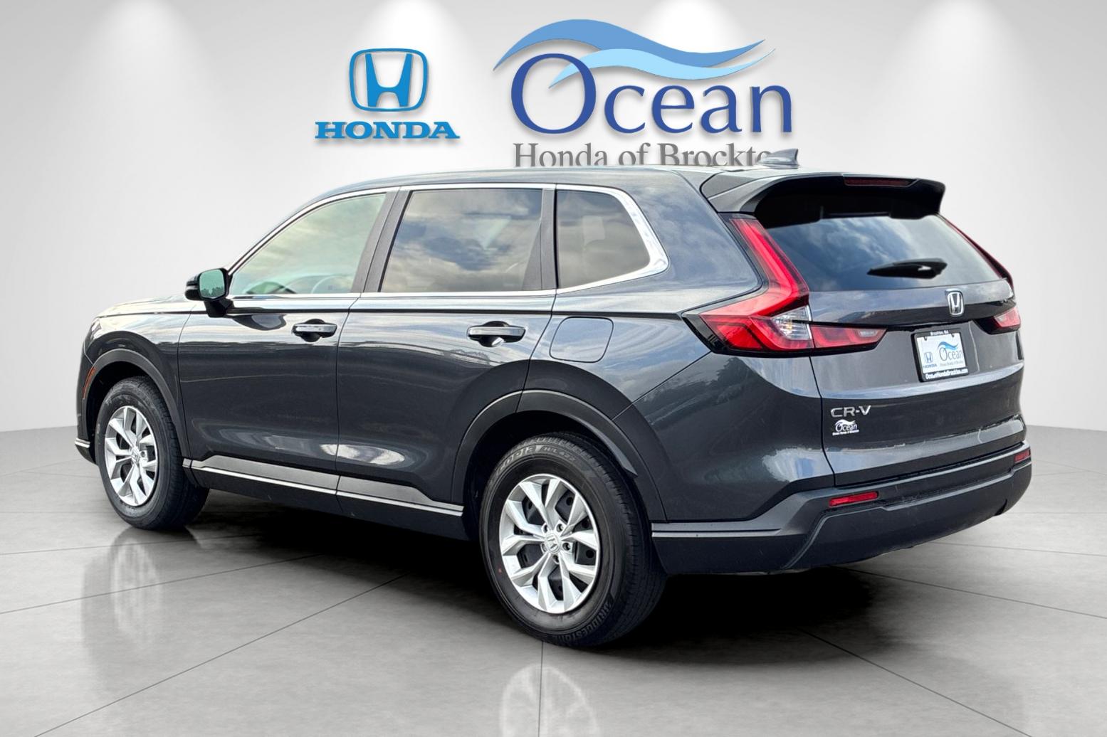 Used 2025 Meteorite Gray Metallic Honda LX image 3