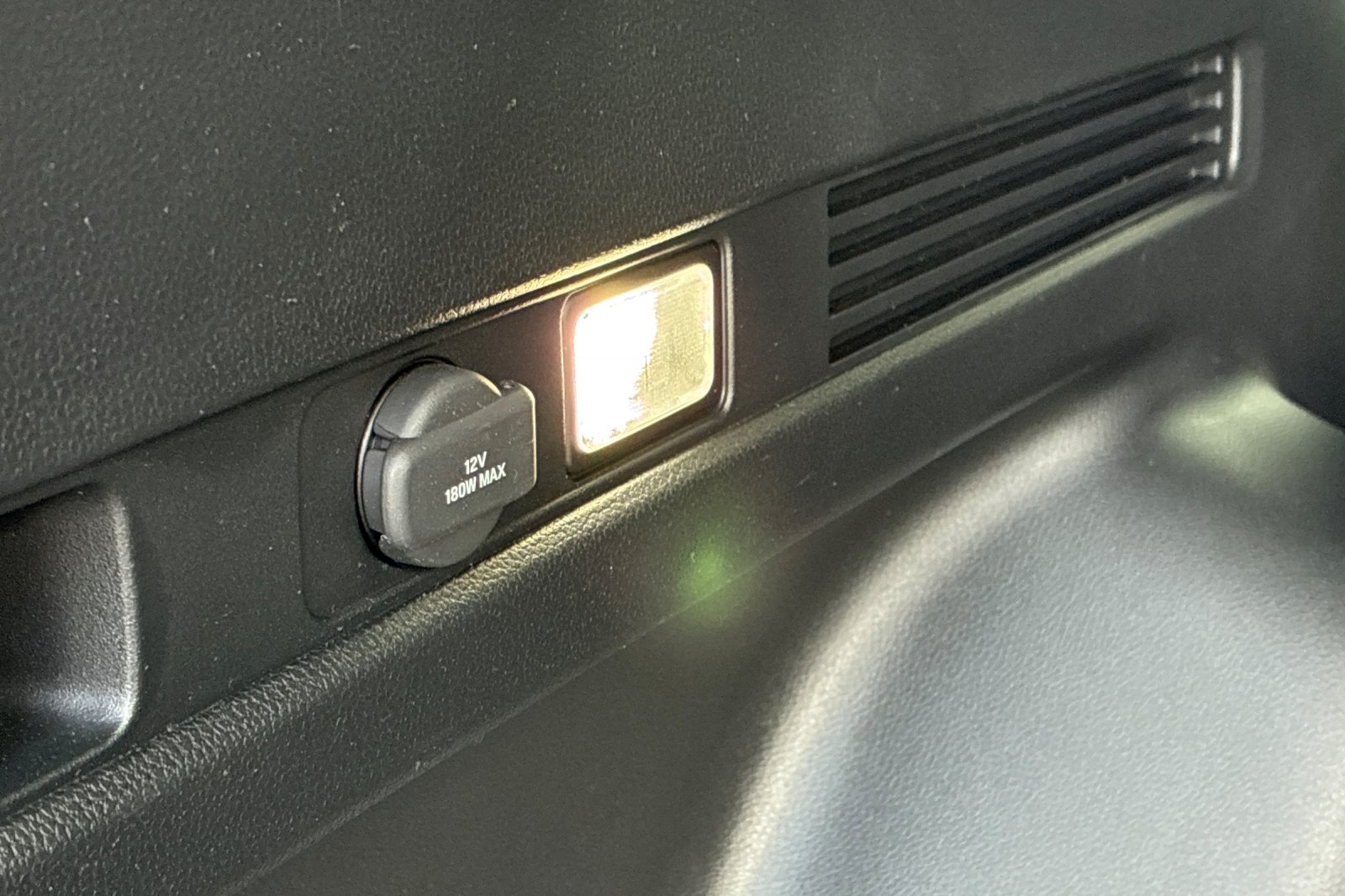 Used 2025 Meteorite Gray Metallic Honda LX image 18