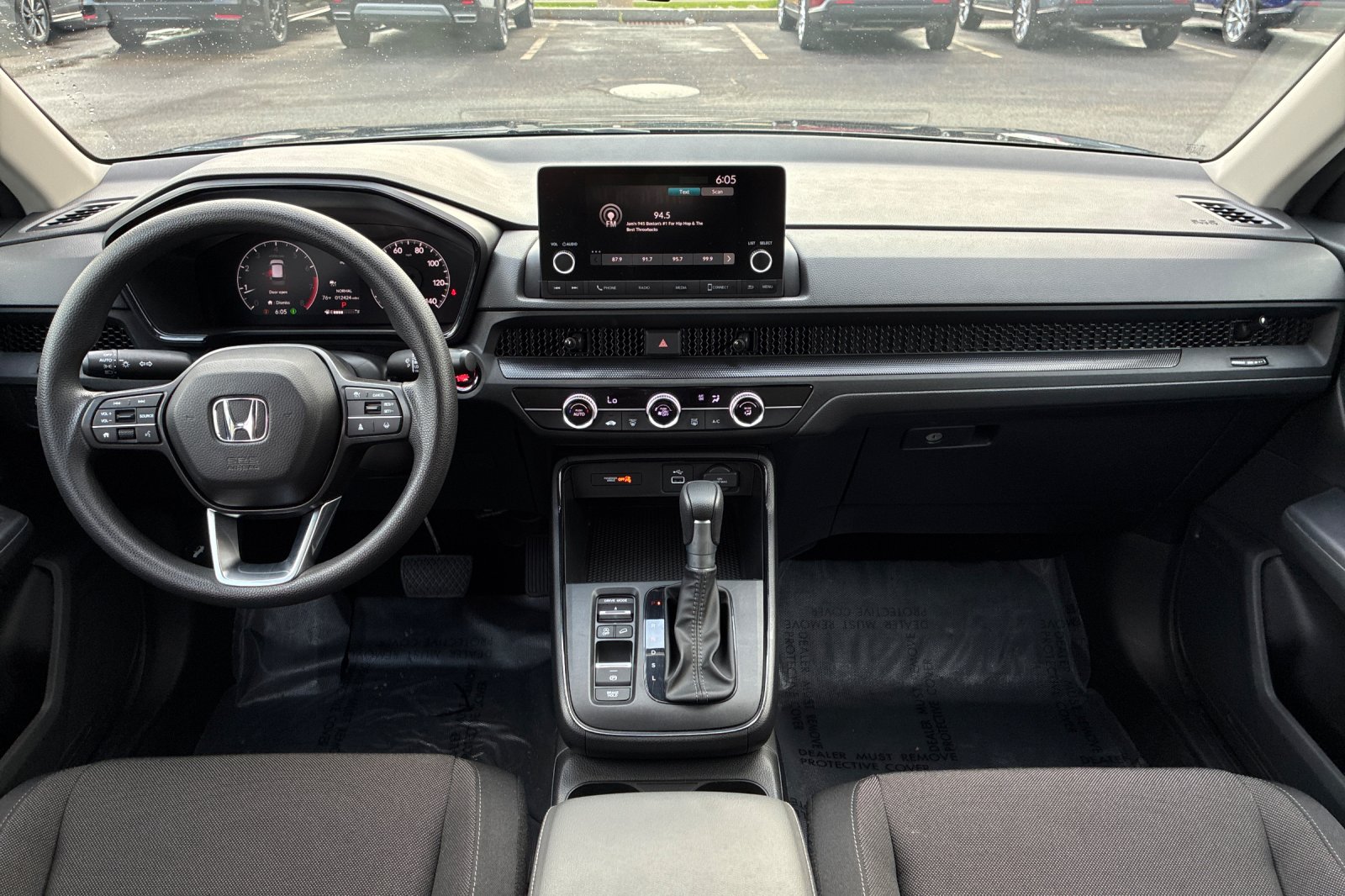Used 2025 Meteorite Gray Metallic Honda LX image 14