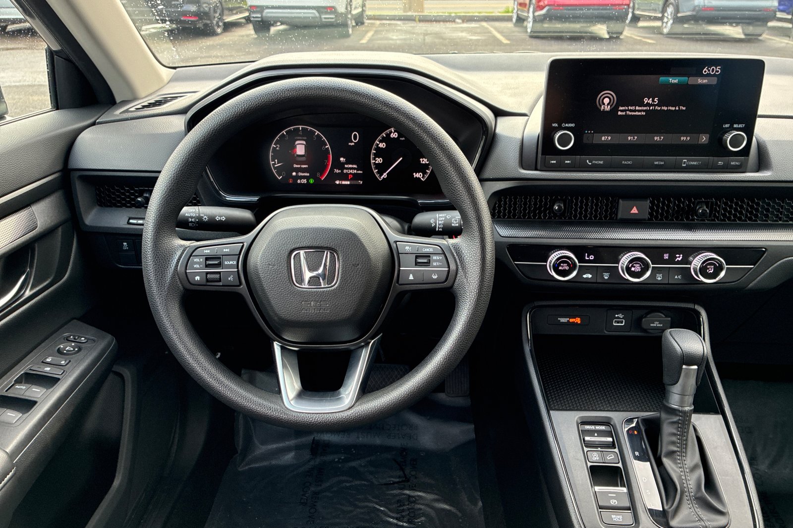 Used 2025 Meteorite Gray Metallic Honda LX image 15