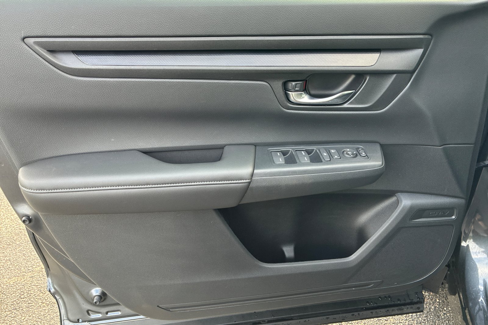 Used 2025 Meteorite Gray Metallic Honda LX image 9