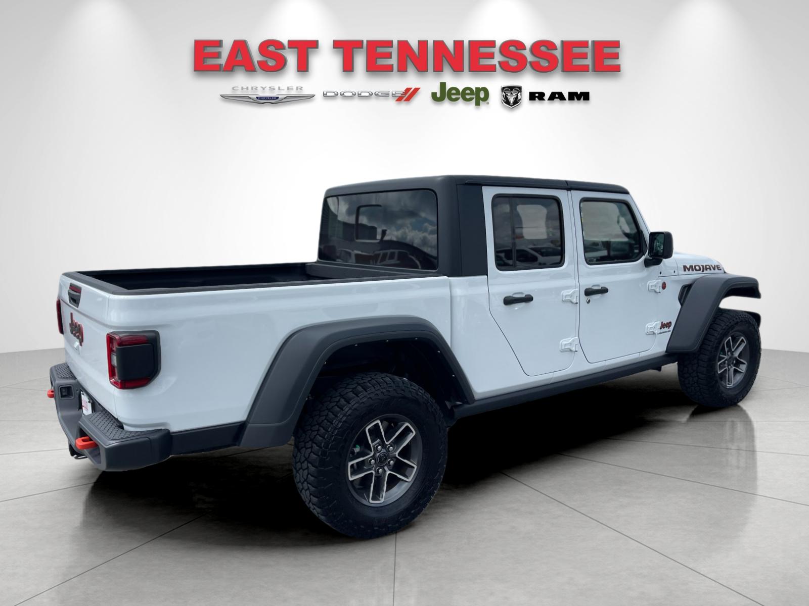 Used 2024 White Jeep Mojave image 3