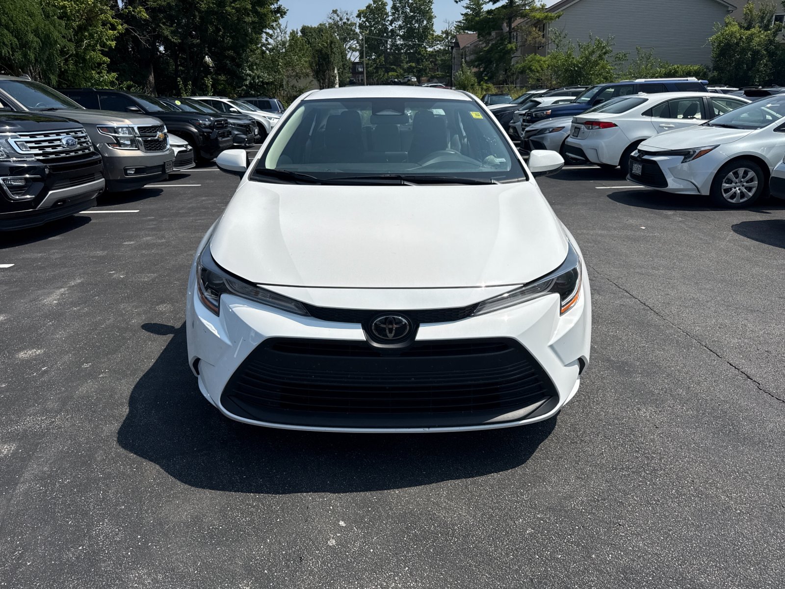 Used 2025 White Toyota LE image 4