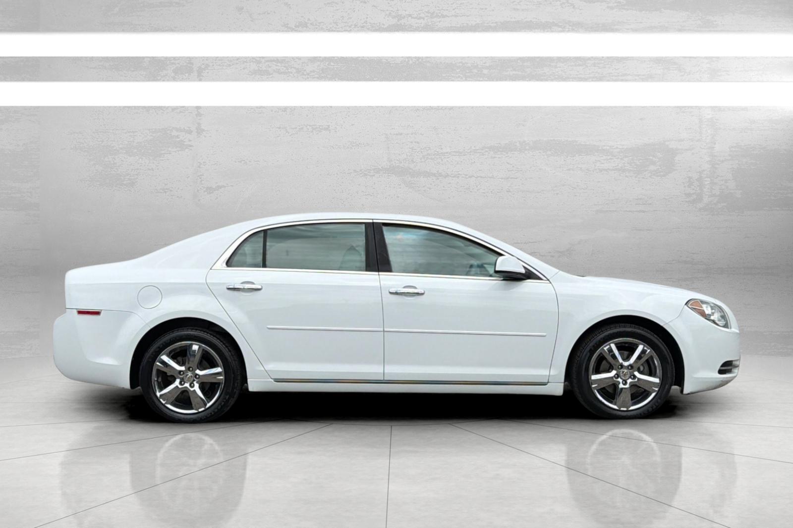 Used 2012 White Chevrolet LT image 4