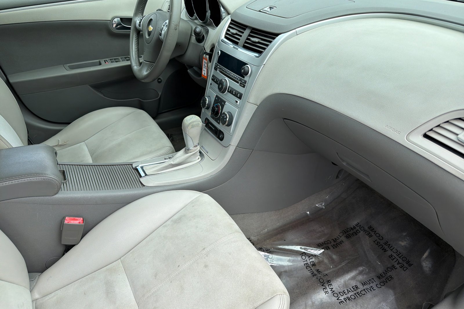 Used 2012 White Chevrolet LT image 13