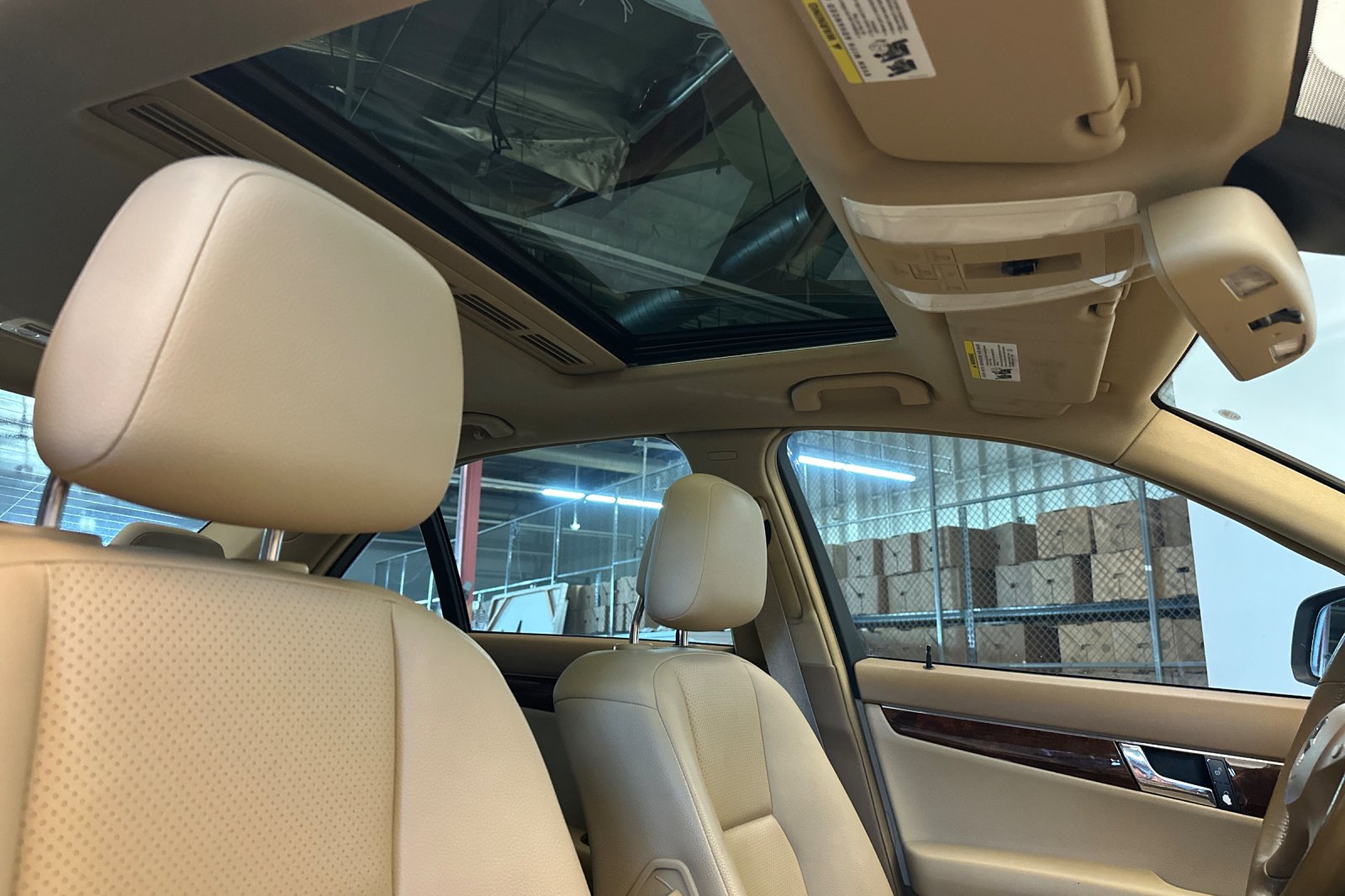 Used 2008 White Mercedes-Benz C 300 image 16