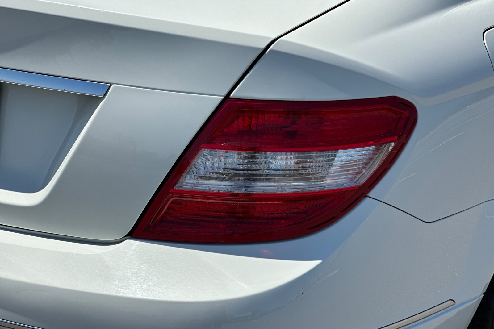 Used 2008 White Mercedes-Benz C 300 image 24