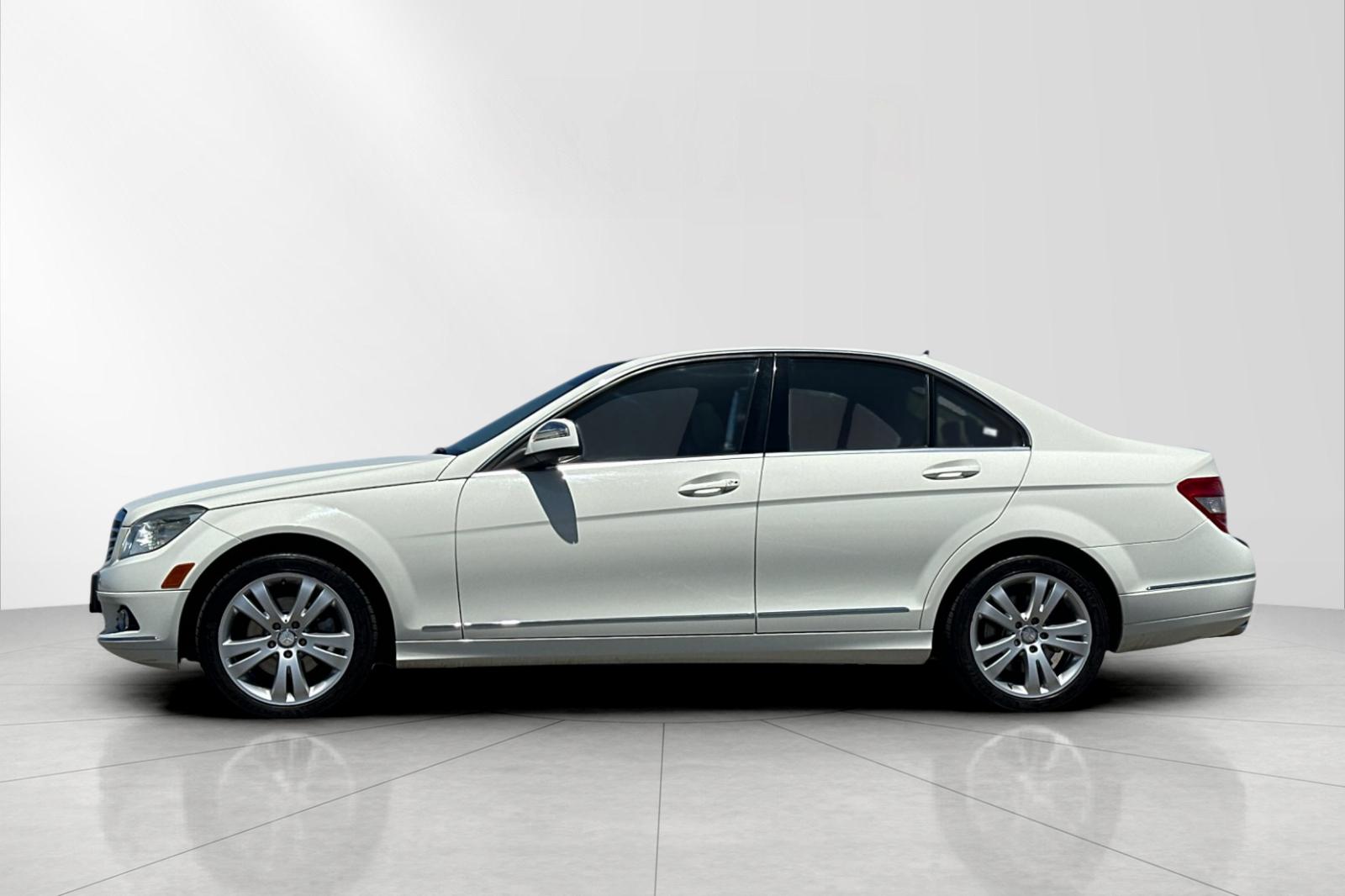 Used 2008 White Mercedes-Benz C 300 image 3