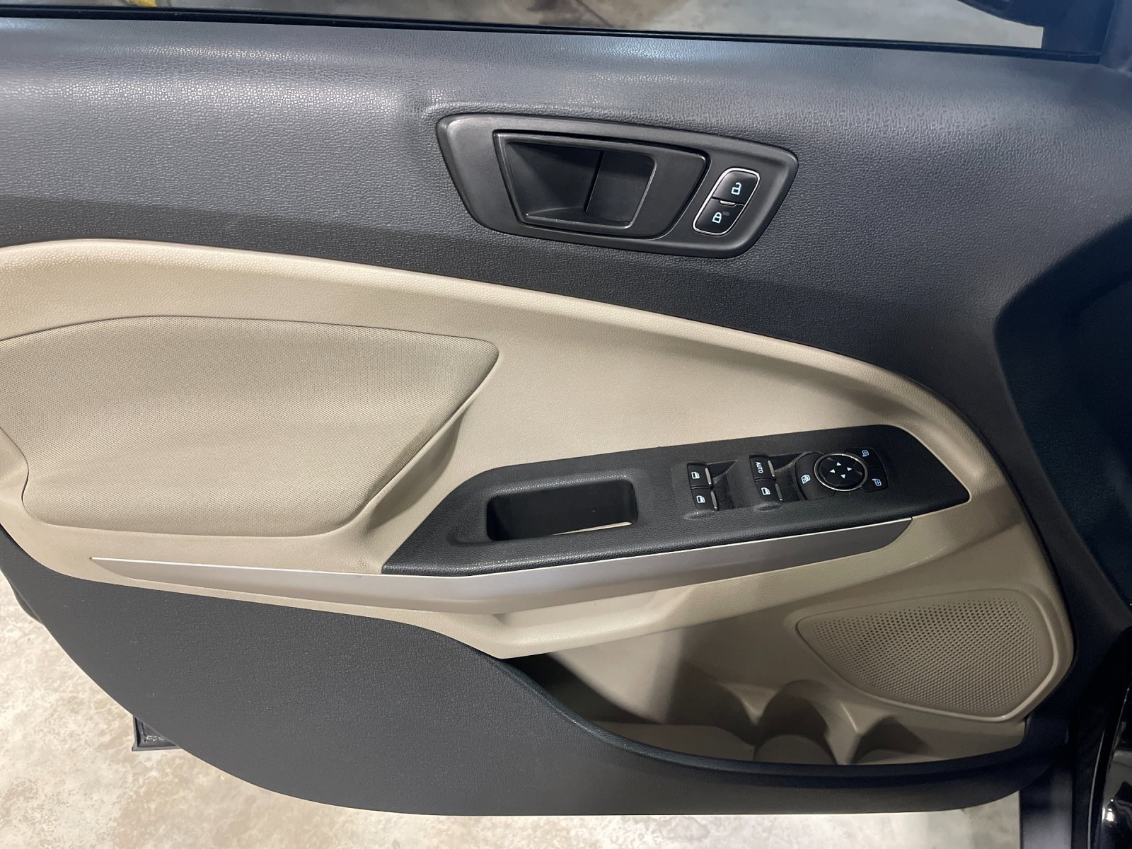 Used 2019 Black Ford S image 12