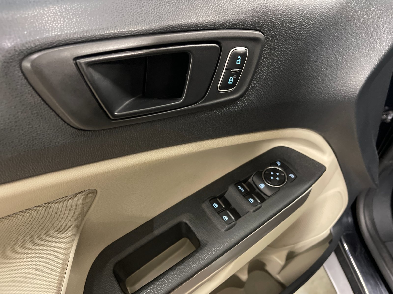 Used 2019 Black Ford S image 13