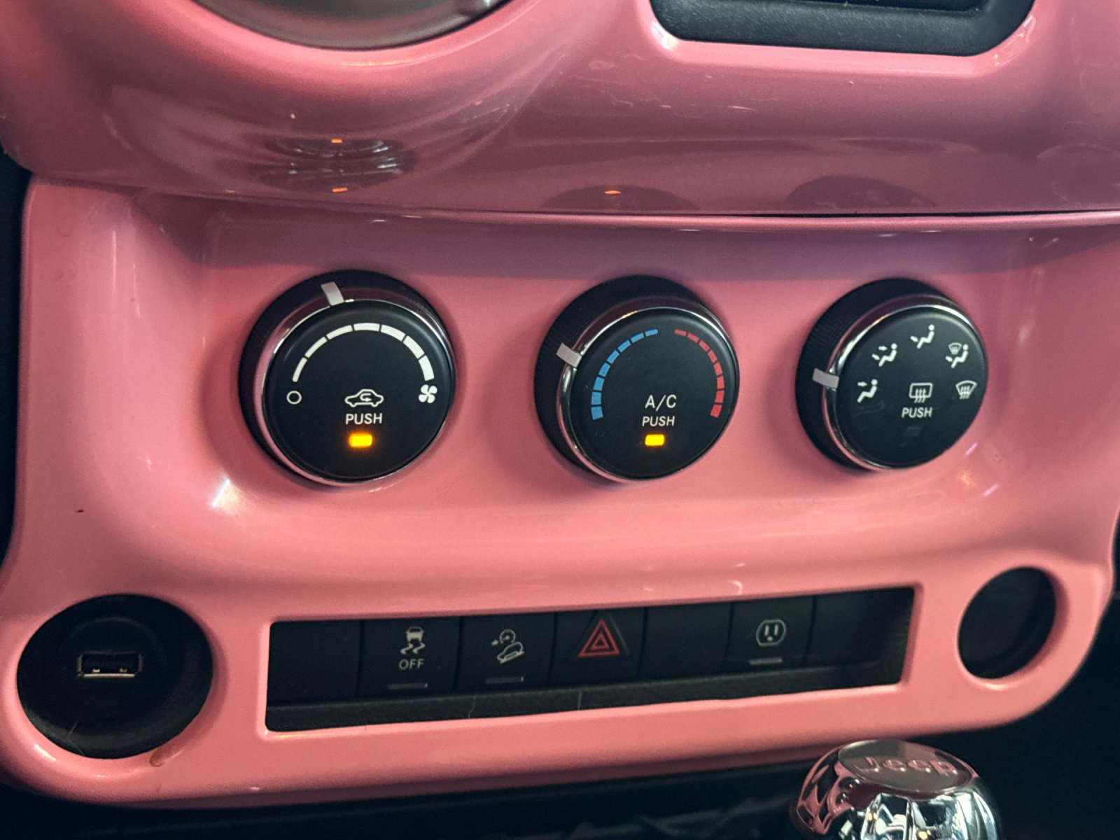 Used 2018 Blue Jeep Rubicon image 19