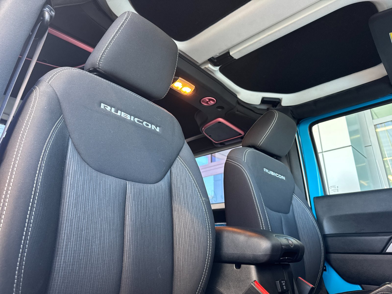Used 2018 Blue Jeep Rubicon image 17