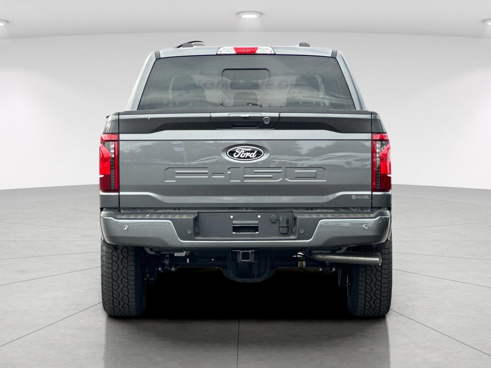 New 2026 Carbonized Gray Metallic Ford XLT image 4