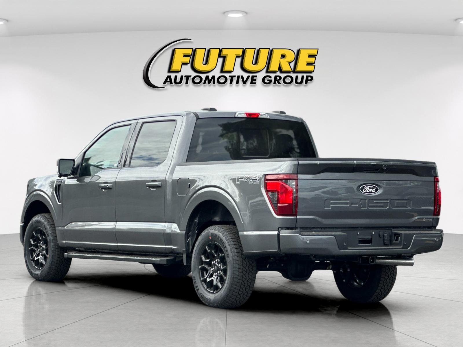 New 2026 Carbonized Gray Metallic Ford XLT image 5