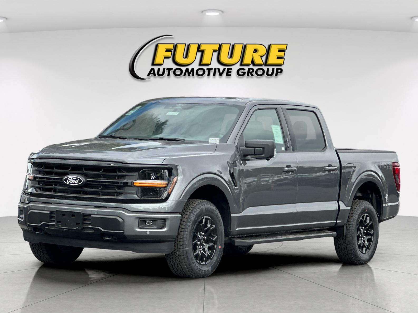 New 2026 Carbonized Gray Metallic Ford XLT image 7