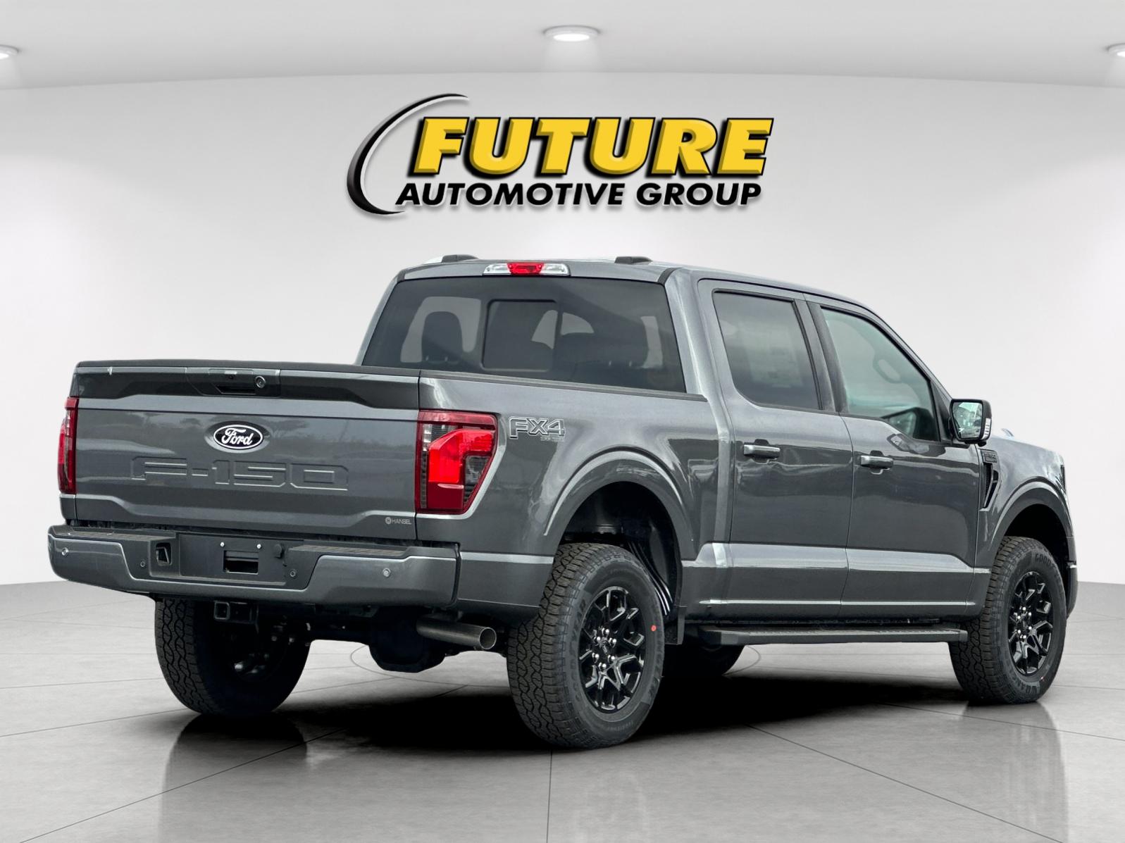 New 2026 Carbonized Gray Metallic Ford XLT image 3