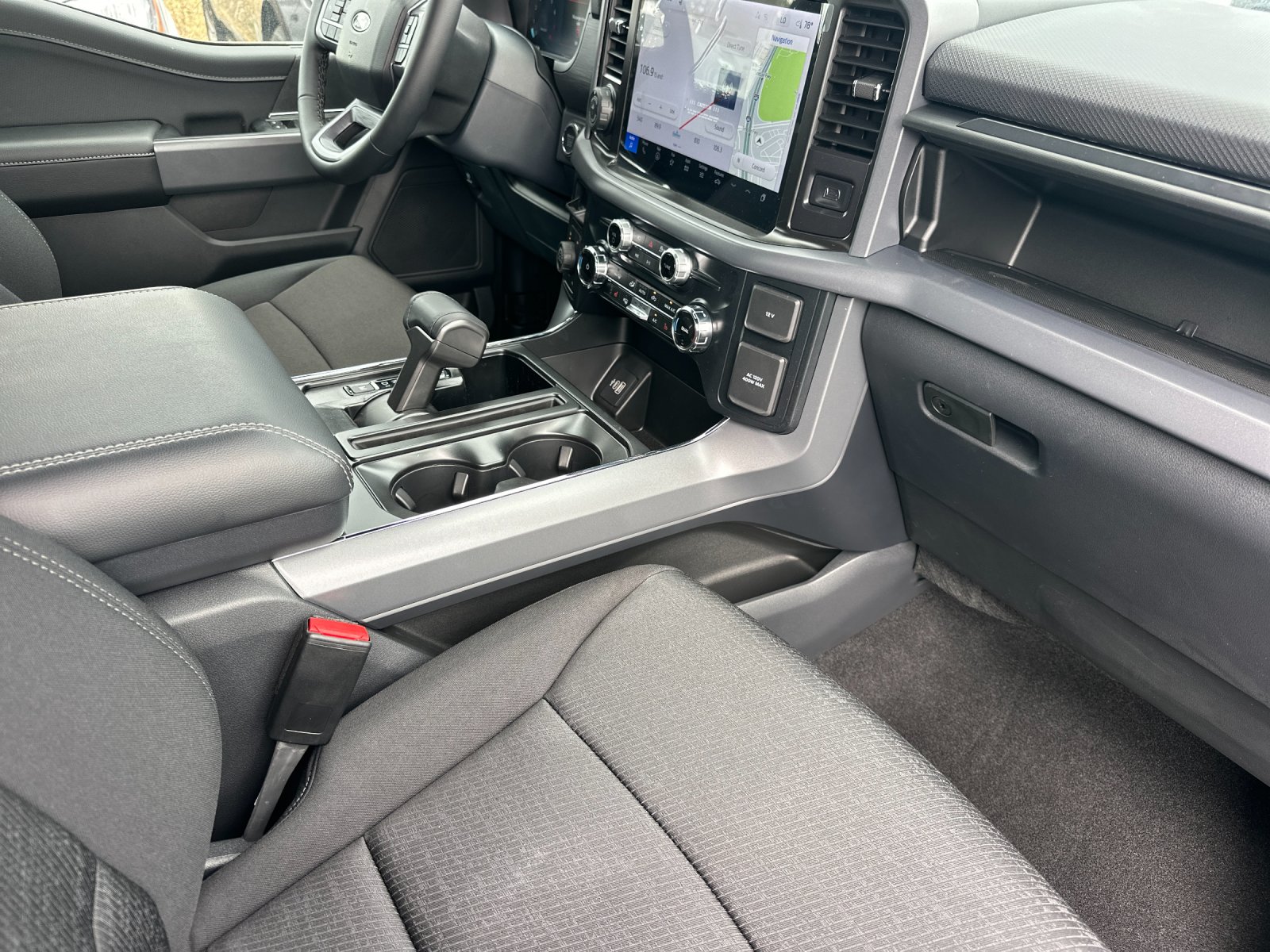 New 2026 Carbonized Gray Metallic Ford XLT image 14