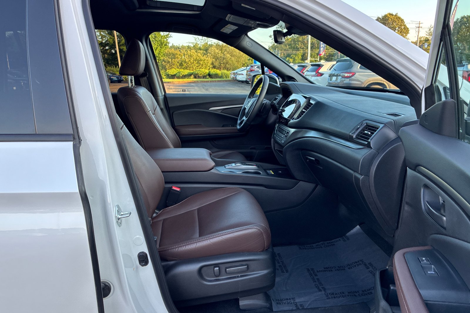 Used 2025 Platinum White Pearl Honda EX-L image 22