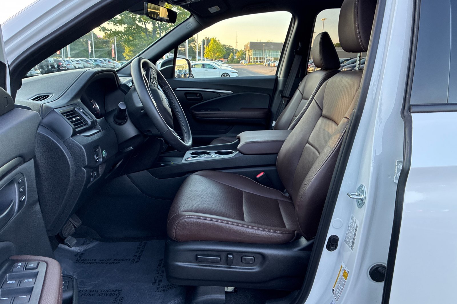 Used 2025 Platinum White Pearl Honda EX-L image 11